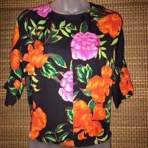 Slightly cropped boxy navy floral top